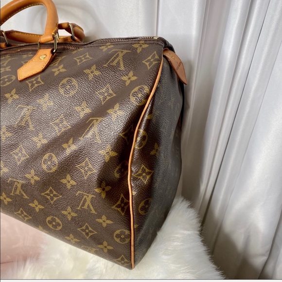 SOLD Authentic Louis Vuitton Speedy 40 Handbag - Picture 5 of 13